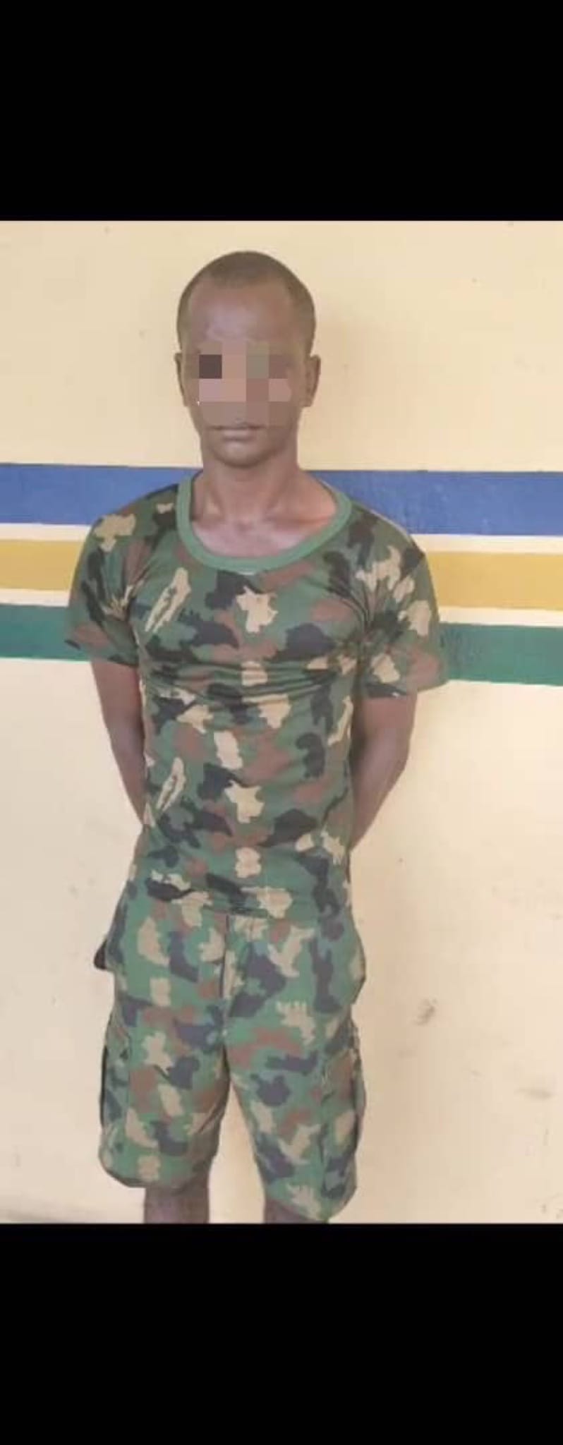 Police arrests dismissed Nigerian Navy personnel, Tunde who charged N20,000 to beat up people. 1 20240406 145916