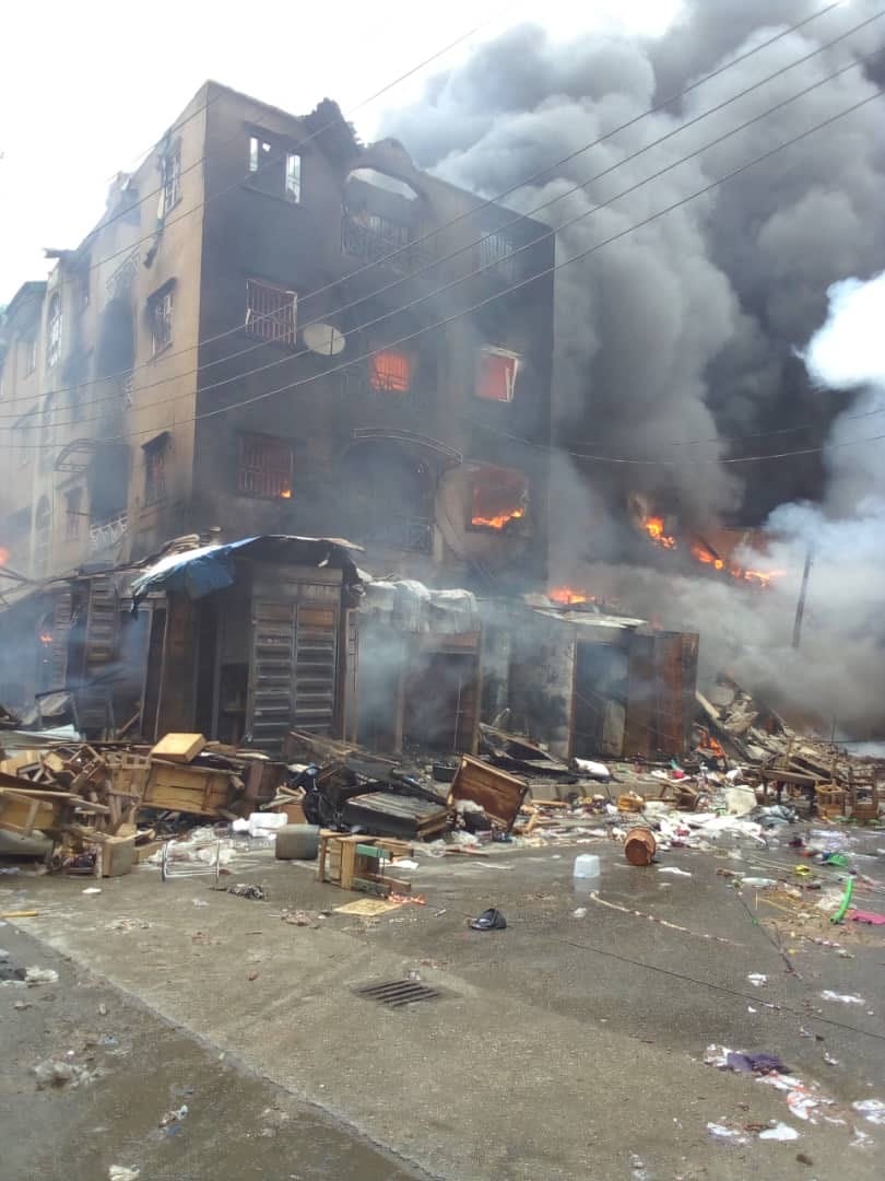 BREAKING: Fire gut down buildings at Dosunmu Market in Lagos State 1 20240409 150517