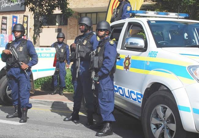 South Africa police arrest eight Nigerians for attacking officers 1 images 14 7