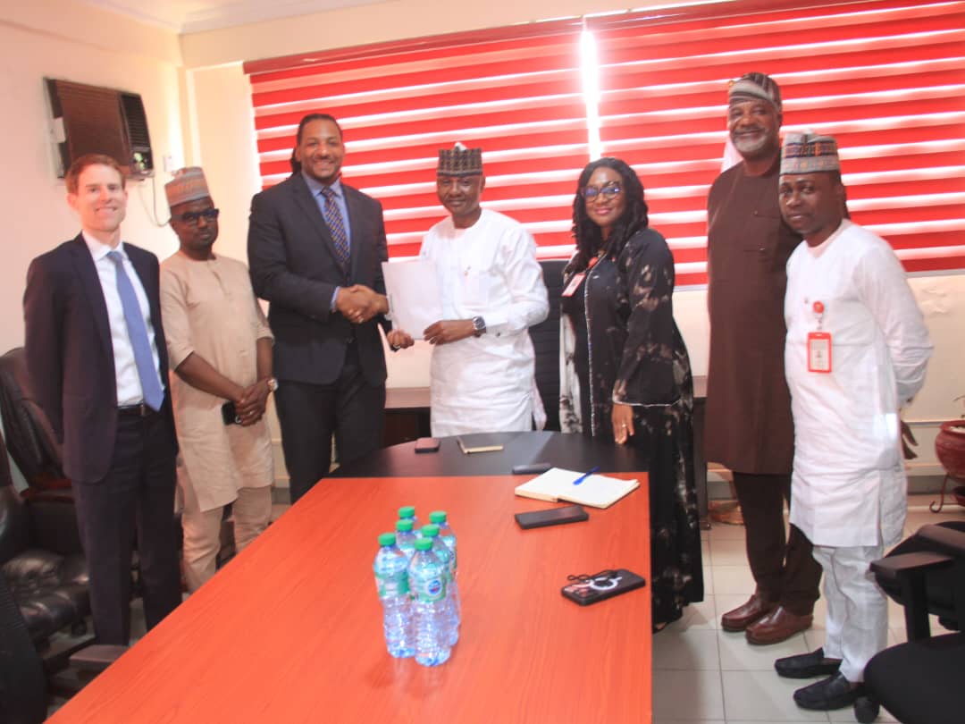 EFCC Hands Over $22,000 Recovered From Convicted Internet Fraudster To FBI in Lagos 1 20240519 101817