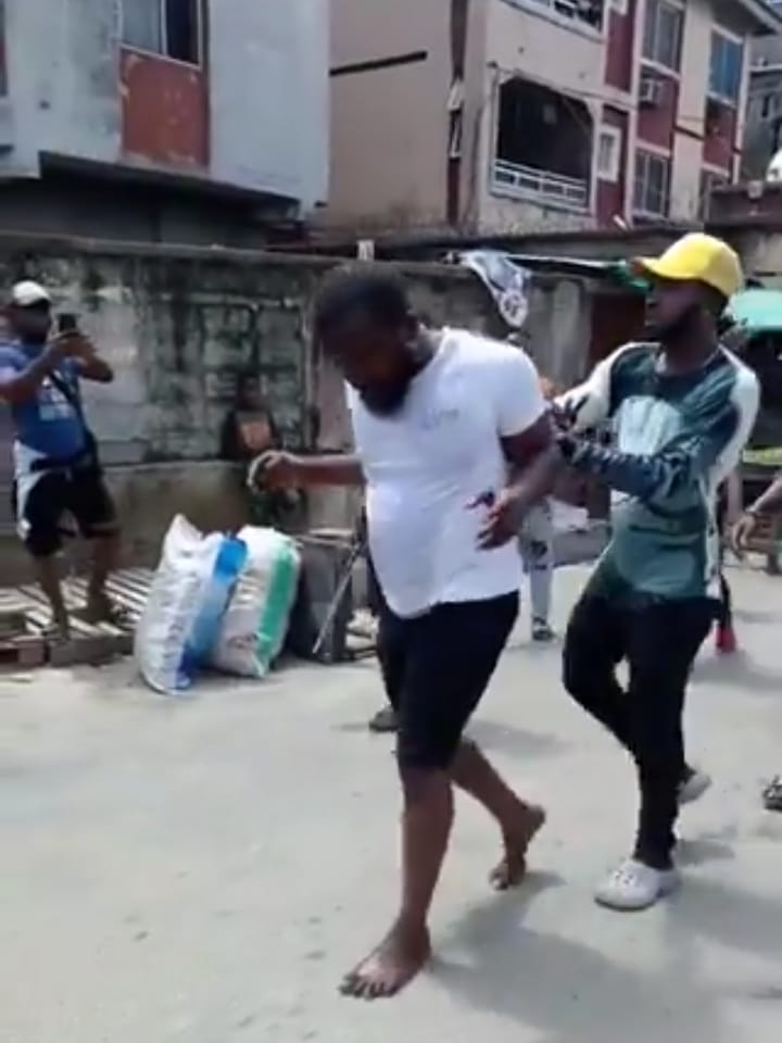 VIDEO: The heart-wrenching moment a mob assaulted a suspected homosexual in Nigeria 1 Screenshot 20240701 151350 1