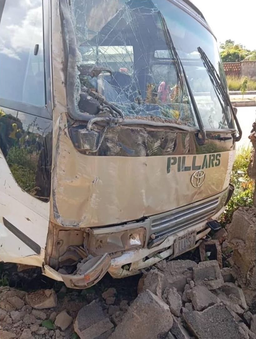 NPFL: Kano Pillars team bus crashes, players sustain injuries 1 1729683950135