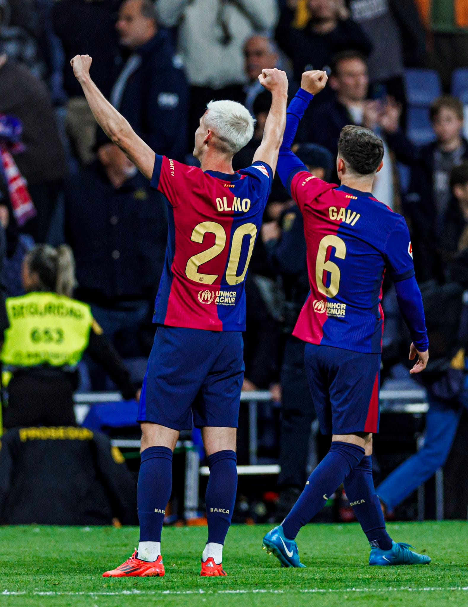 Barcelona thrash Madrid 4-0 at Bernabeu to move six points clear at the top of La Liga. 1 20241027 133724