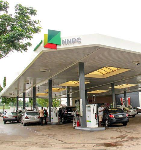 FG reportedly increases petrol price to N1,025 per litre. 1 images 3