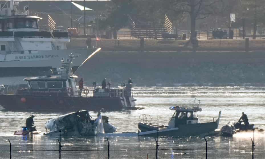 Jet carrying over 60 passengers and U.S. Army helicopter collides mid-Air, crash into river near Washington, D.C. 1 1909 1